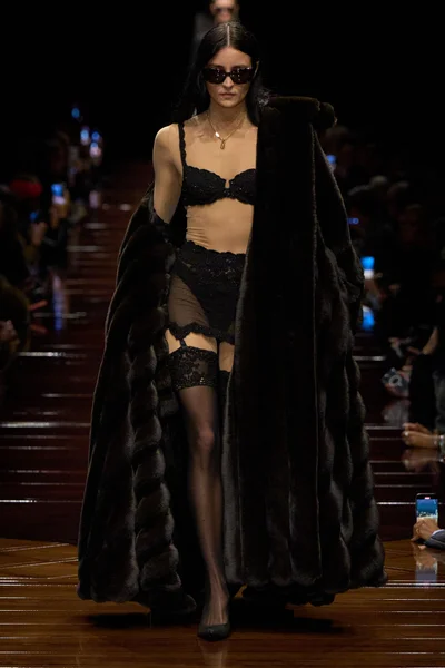 Look 7